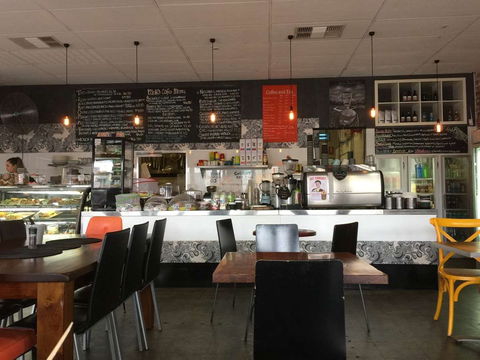 More Cafe - Hotels Melbourne 0