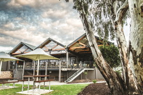 Mannum Restaurants and Takeaway Hotels Melbourne Hotels Melbourne