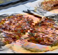 Queens Pizza - Hotels Melbourne