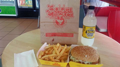 Golden Chicken - Hotels Melbourne 0