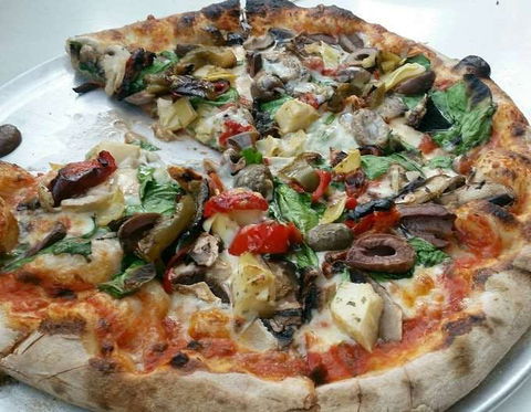 Louie's Pizza And Grill - Hotels Melbourne 0
