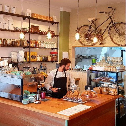 Forty Flips Cafe - Hotels Melbourne 0
