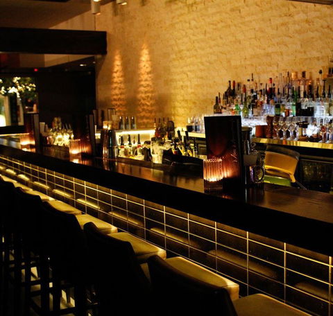 Miss Moneypenny's - Hotels Melbourne 11