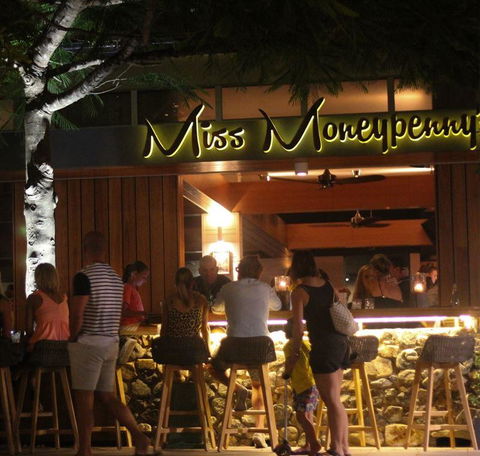 Miss Moneypenny's - Hotels Melbourne 31