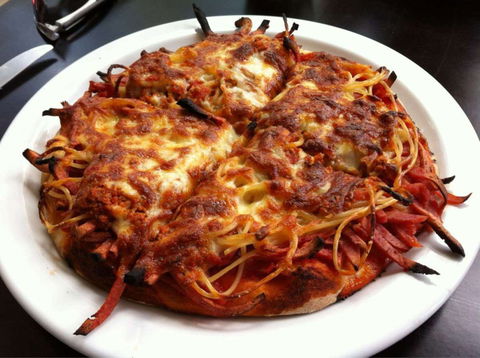 Age's Pizza Place - Hotels Melbourne 0
