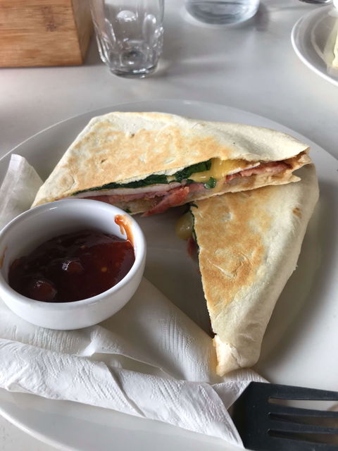 Monty’s Cafe - Hotels Melbourne 0