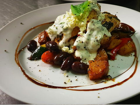 The Hunter Artisan Gallery And Cafe - Hotels Melbourne 2