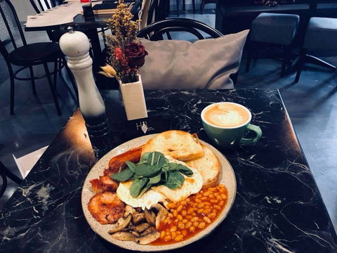 HWL Cafe & Bar - Hotels Melbourne 0