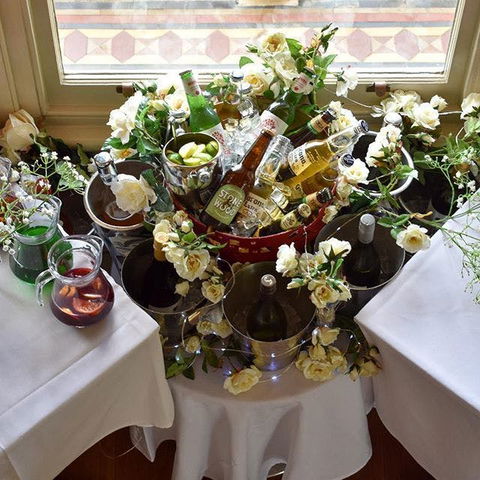 Momani's - Hotels Melbourne 0
