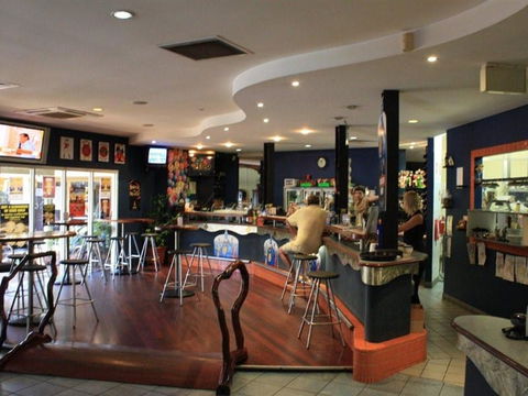 Humpty Doo Tavern - Hotels Melbourne 2