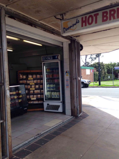 Doonside Hot Bread - Hotels Melbourne 0