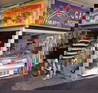 Five Star Hot Food - Hotels Melbourne