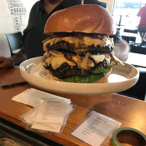 Fokker Burger - Hotels Melbourne 0