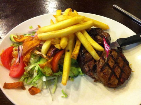 Central Cafe Queanbeyan - Hotels Melbourne 0