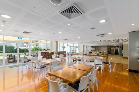 Q Cafe - Hotels Melbourne 0