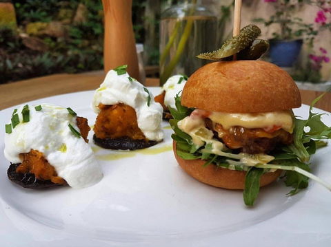 Saint Laura Cafe - Hotels Melbourne 0