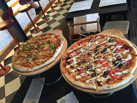 Ugly Pizza - Hotels Melbourne 0