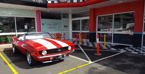 RJ's Rock N Roll Diner - Hotels Melbourne 9