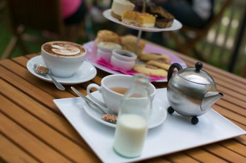 Miss Nellie's Cafe - Hotels Melbourne 9