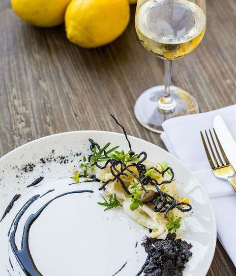 The Long Apron - Hotels Melbourne 9