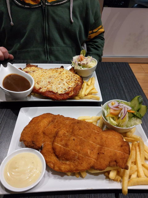 Monica's - Hotels Melbourne 6