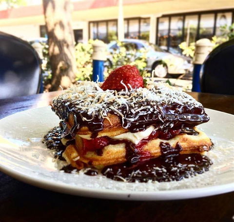 The Empire Cafe - Hotels Melbourne 29