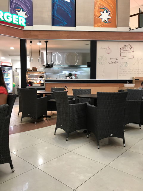 Mos Burger - Hotels Melbourne 1
