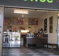 Tiny's Juice Bar Cafe - Hotels Melbourne