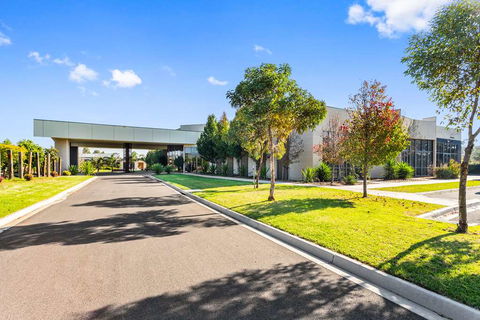 Quality Suites Point Cook Seasons 5 - Hotels Melbourne 4