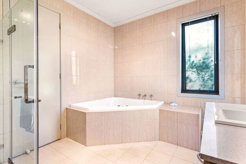 Quality Suites Point Cook Seasons 5 - Hotels Melbourne 7