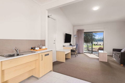 Quality Suites Point Cook Seasons 5 - Hotels Melbourne 16