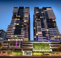 Arise Ivy and Eve - Hotels Melbourne