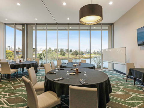 Mercure Melbourne Caroline Springs - Hotels Melbourne 9