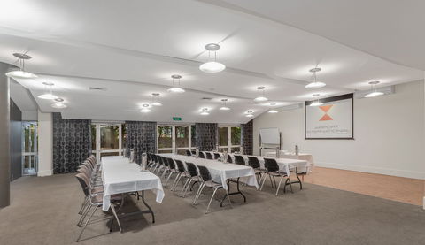The Airport International Motel - Hotels Melbourne 13