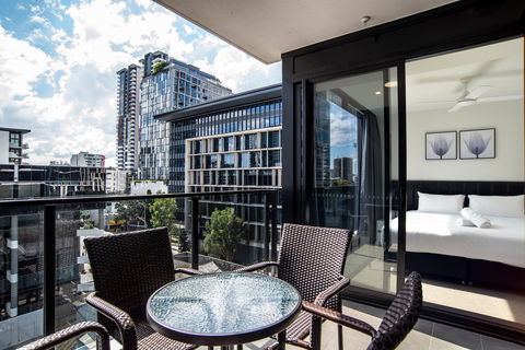 Arise Atlas - Hotels Melbourne 1