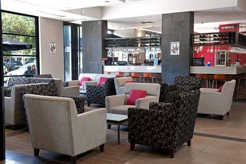 Mantra Hindmarsh Square - Hotels Melbourne 1