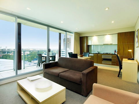 Oaks Embassy - Hotels Melbourne 3