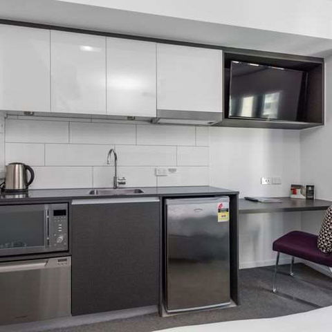 H On Mitchell Apartment Hotel - Hotels Melbourne 1