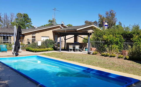Amber Court Motor Inn - Hotels Melbourne 2