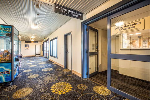 Atherton Hotel - Hotels Melbourne 1