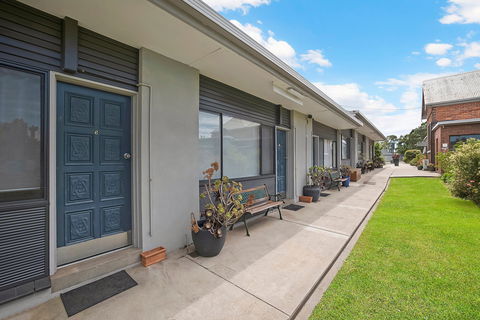 Hamilton Lakeside Motel - Hotels Melbourne 0