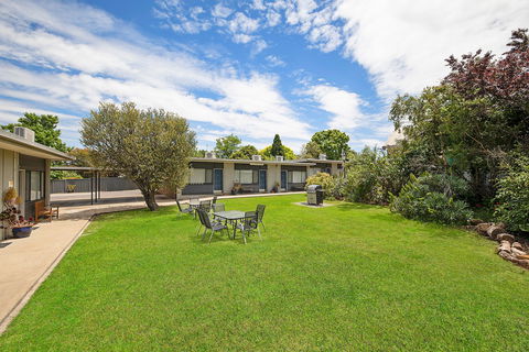 Hamilton Lakeside Motel - Hotels Melbourne 1