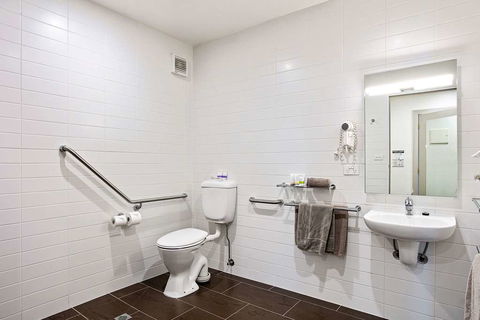 Quality Inn Heritage on Lydiard - Hotels Melbourne 6