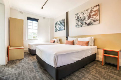 Nightcap at Regents Park Hotel - Hotels Melbourne 4