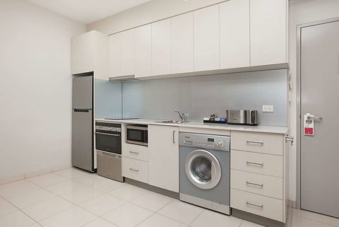 Ramada Suites Zen Quarter Darwin - Hotels Melbourne 5