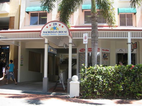 Macrossan House Boutique Holidays Apts - Hotels Melbourne 1