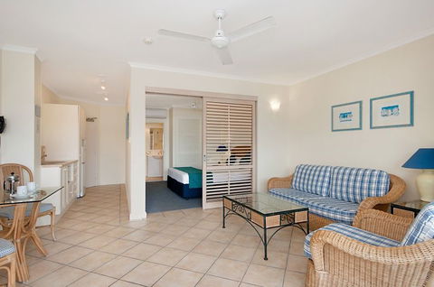 Macrossan House Boutique Holidays Apts - Hotels Melbourne 2