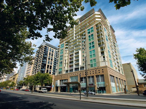 Oaks Embassy - Hotels Melbourne 0