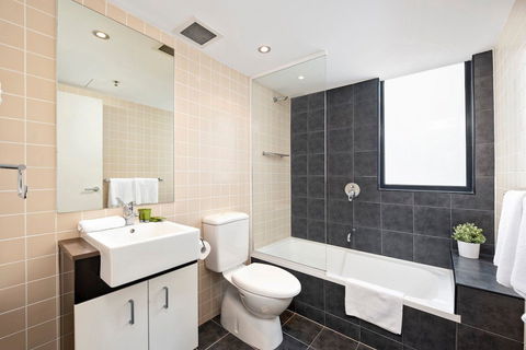 Astra Apartments Parramatta - Hotels Melbourne 7