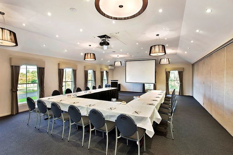 Best Western Plus The Buckingham Inn - Hotels Melbourne 6